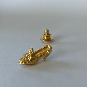 Vintage Gold Tone Cinderella Shoe Brooch